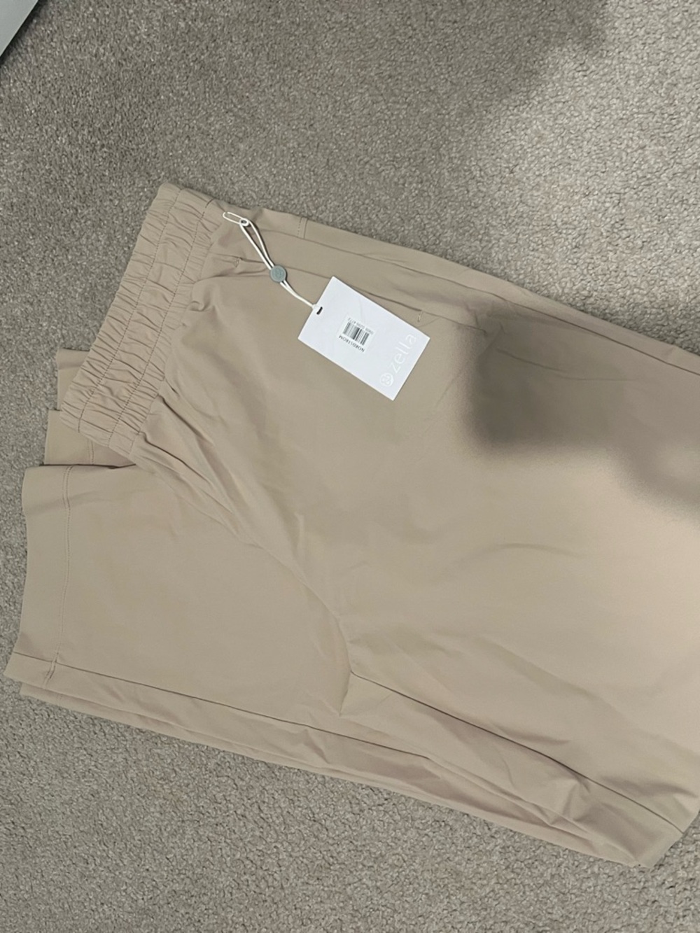 Zella Cropped Ankle Pants in Beige